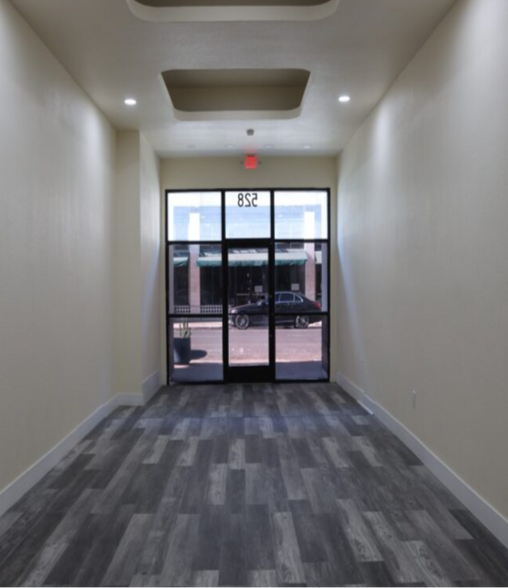 528 E Main St, Stockton, CA for lease - Building Photo - Image 2 of 4