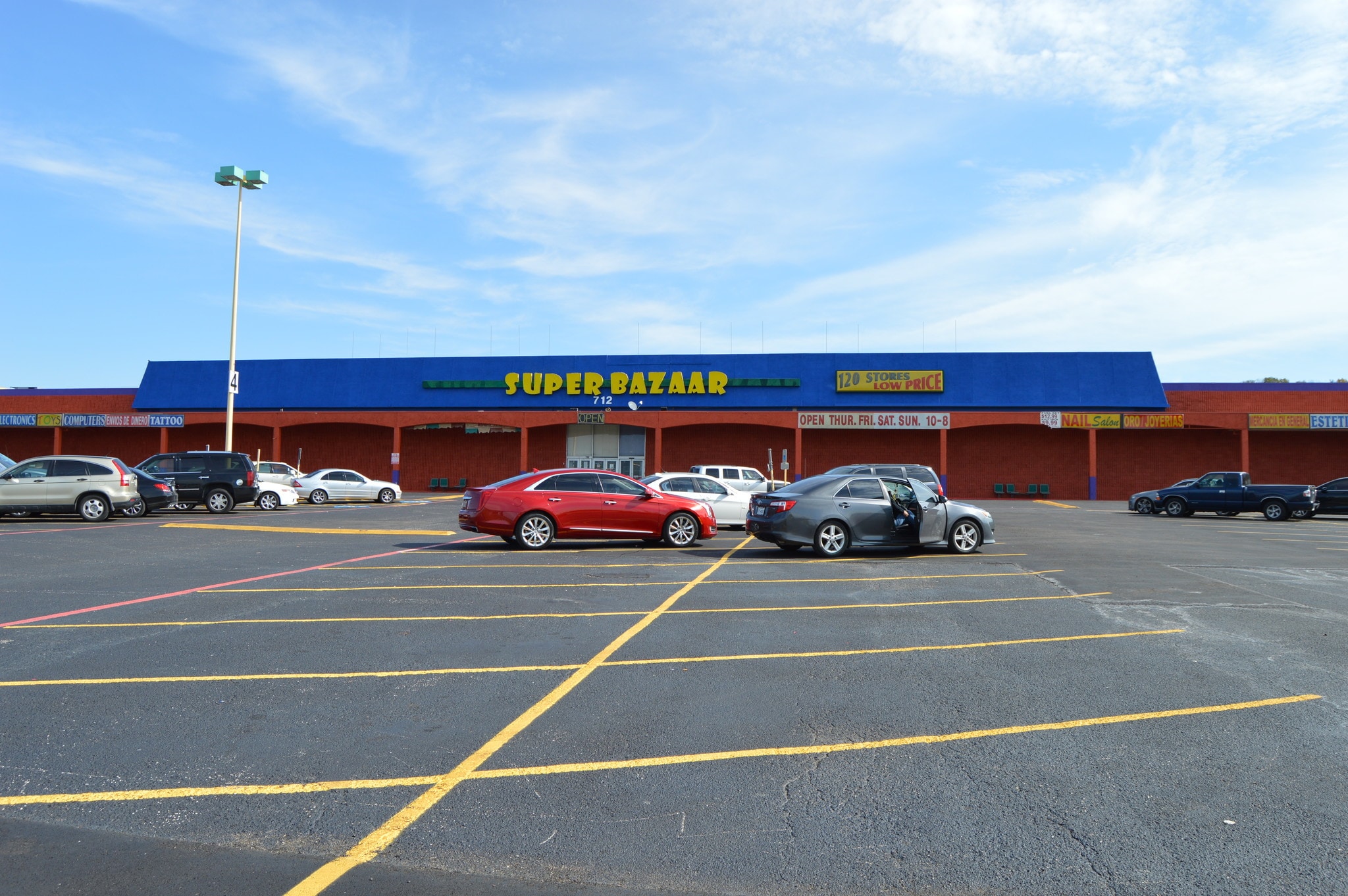 712 S Walton Walker Blvd, Dallas, TX for lease Primary Photo- Image 1 of 14