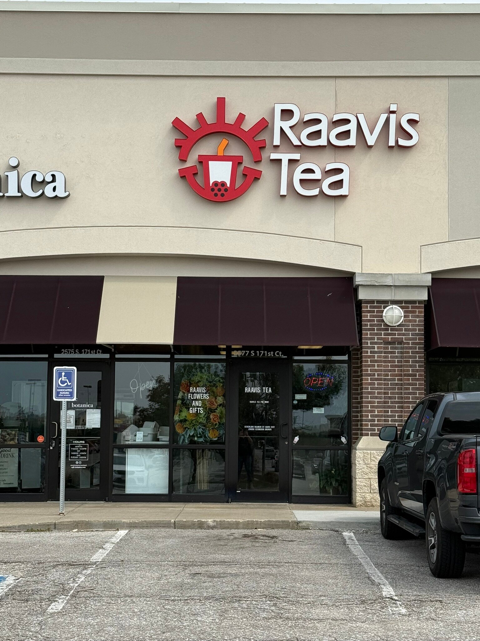 2577 S 171st Ct, Omaha, NE for lease Building Photo- Image 1 of 9