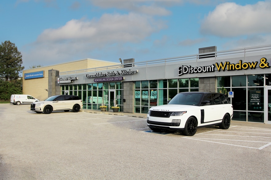 10200-10236 L St, Omaha, NE for lease - Building Photo - Image 2 of 4