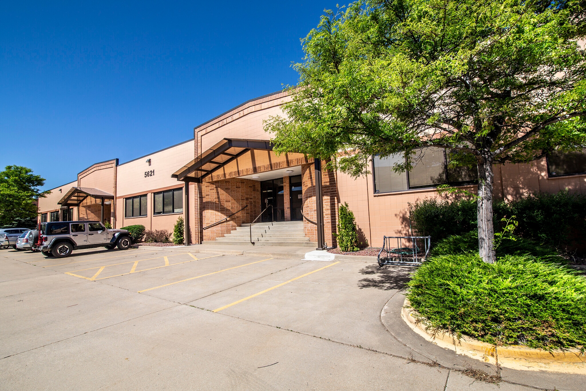 5621 Arapahoe Ave, Boulder, CO for lease Building Photo- Image 1 of 12