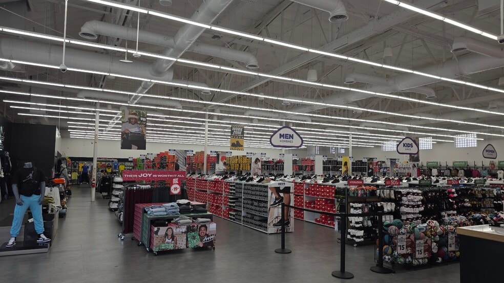 6607 S Atlantic Ave, Bell, CA for sale - Building Photo - Image 2 of 5