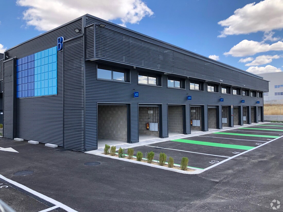 Calle Julio Cervera, 6, Móstoles, Madrid for lease Interior Photo- Image 1 of 2