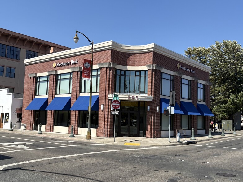 201 3rd St, Santa Rosa, CA for lease - Building Photo - Image 1 of 5