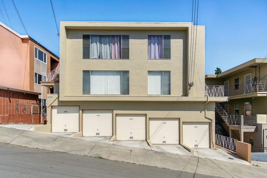 498 Capital St, Oakland, CA for sale - Building Photo - Image 2 of 24