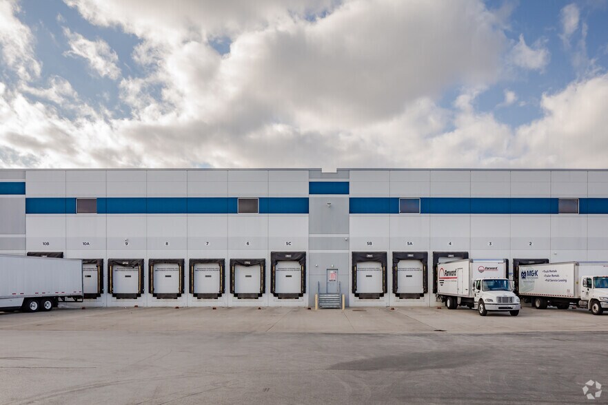 10601 Franklin Ave, Franklin Park, IL for lease - Building Photo - Image 2 of 4