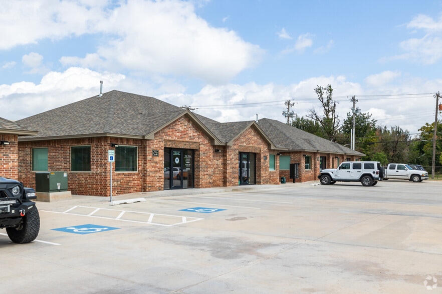 4107 N Council Rd, Bethany, OK for lease - Primary Photo - Image 2 of 6