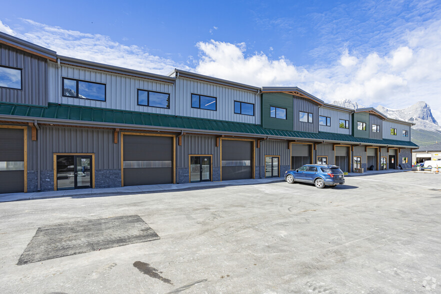 100 Alpine Mdws, Canmore, AB for lease - Primary Photo - Image 1 of 5