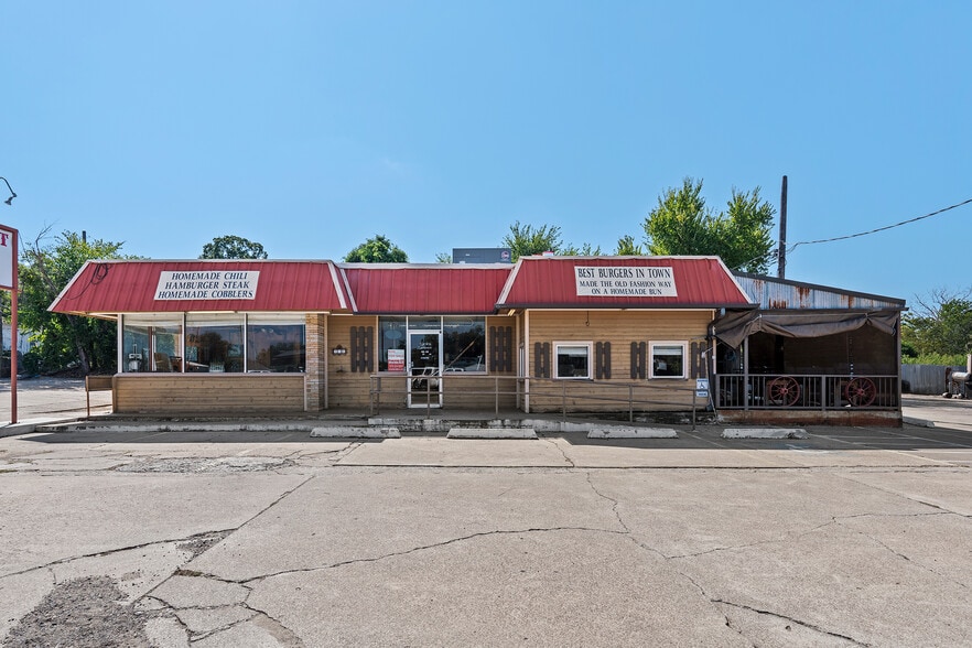 313 W Cameron Ave, Rockdale, TX for sale - Building Photo - Image 2 of 15