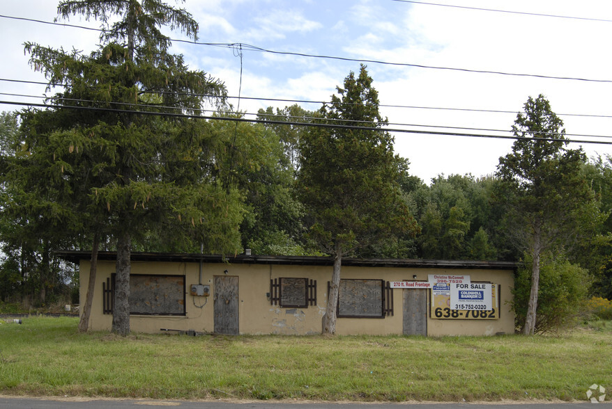 8180 Oswego Rd, Liverpool, NY for sale - Primary Photo - Image 1 of 1