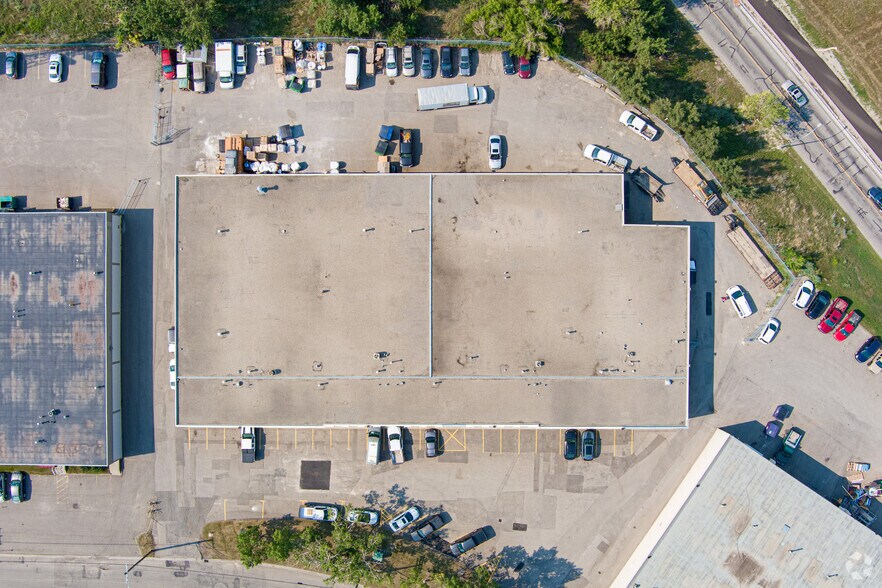 1351 Hastings Cres SE, Calgary, AB for lease - Aerial - Image 2 of 5