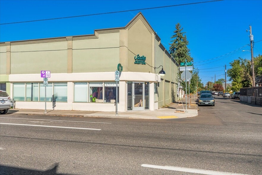 8029-8037 SE Stark St, Portland, OR for sale - Building Photo - Image 2 of 13