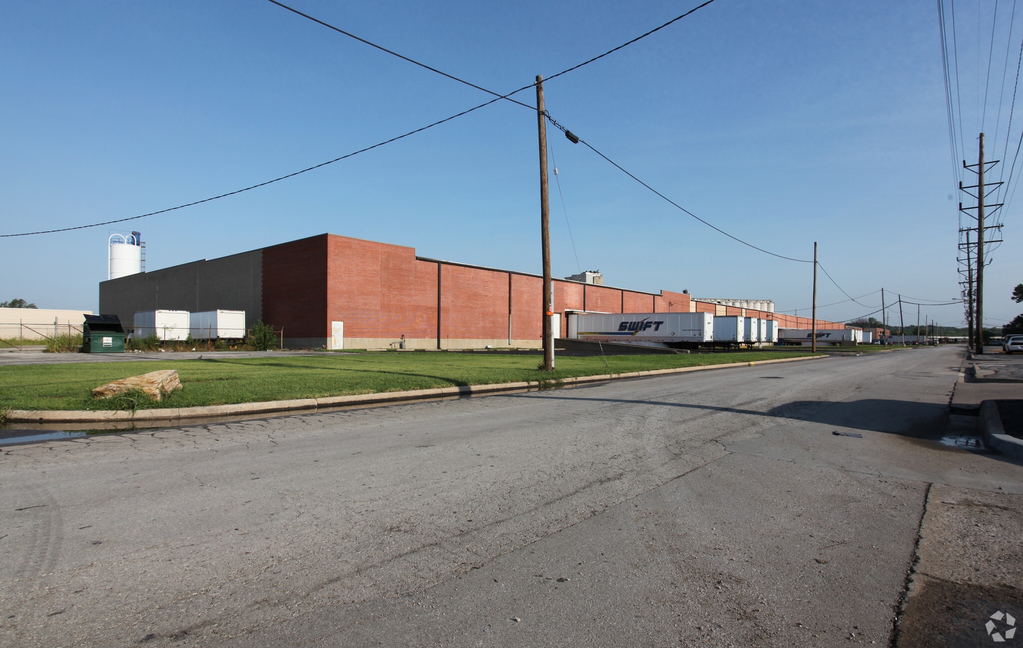 1240-1348 Quebec St, North Kansas City, MO for lease Primary Photo- Image 1 of 6