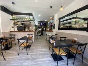 Retail in Barcelona, Barcelona for lease Interior Photo- Image 1 of 6