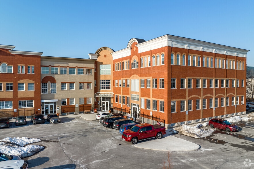 5045 Orbitor Dr, Mississauga, ON for lease - Primary Photo - Image 1 of 7