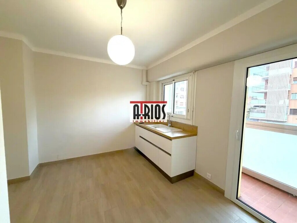 Location Bureaux 76 m² - Photo 1