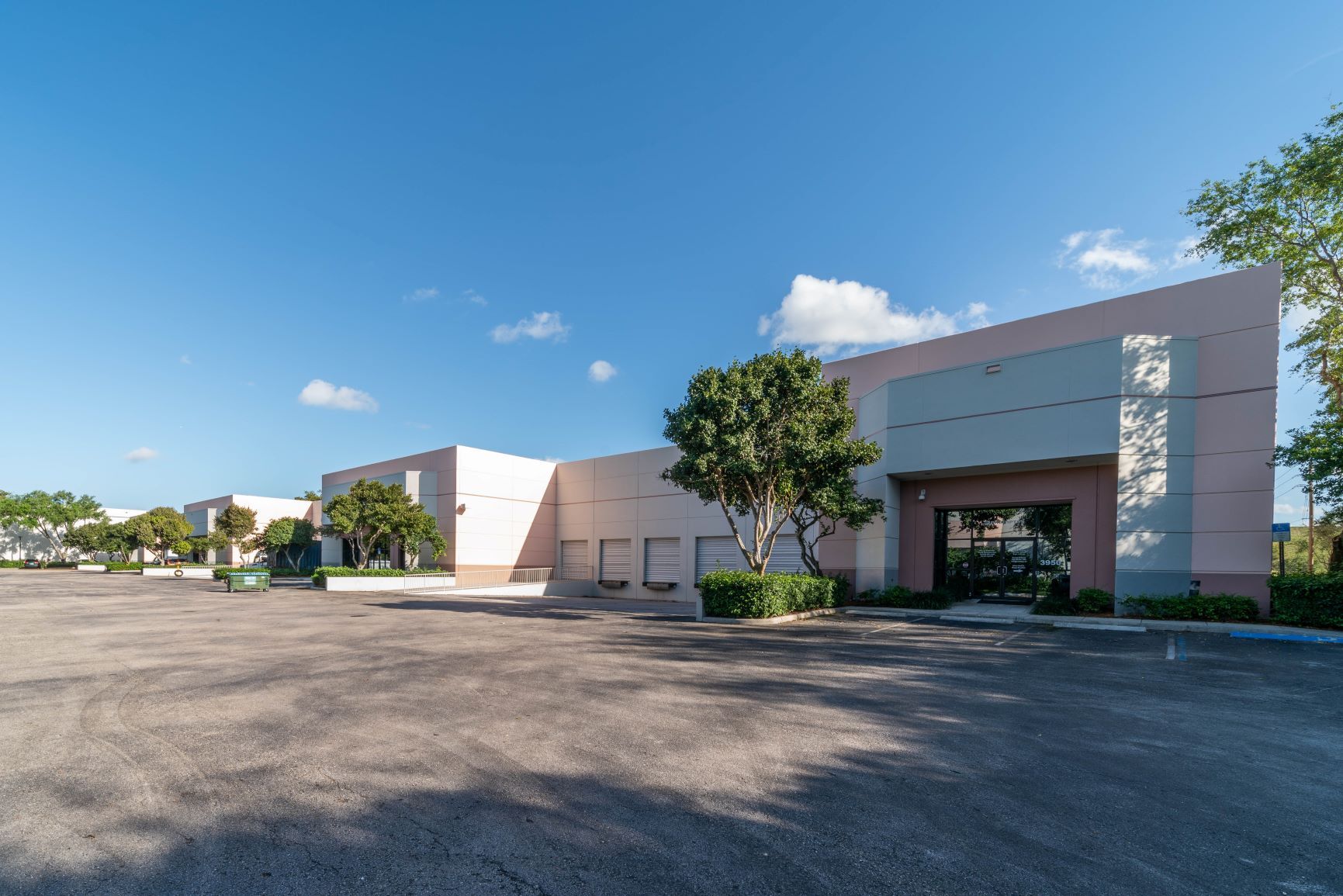 3900-3950 Executive Way, Miramar, FL for sale Primary Photo- Image 1 of 1