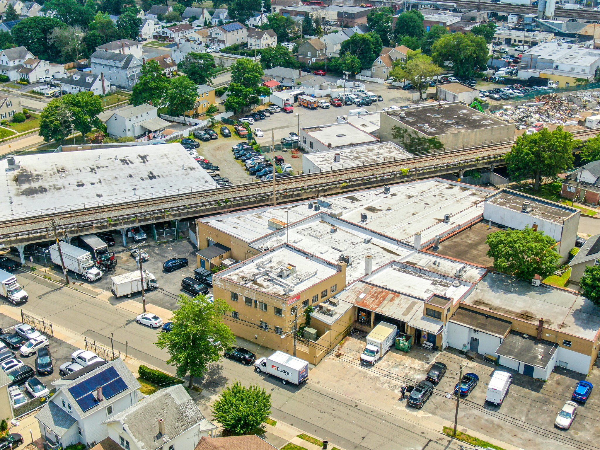 100 E Mineola Ave, Valley Stream, NY for lease Building Photo- Image 1 of 3