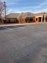 2450 Emerald Pl, Greenville, NC for lease Building Photo- Image 2 of 22