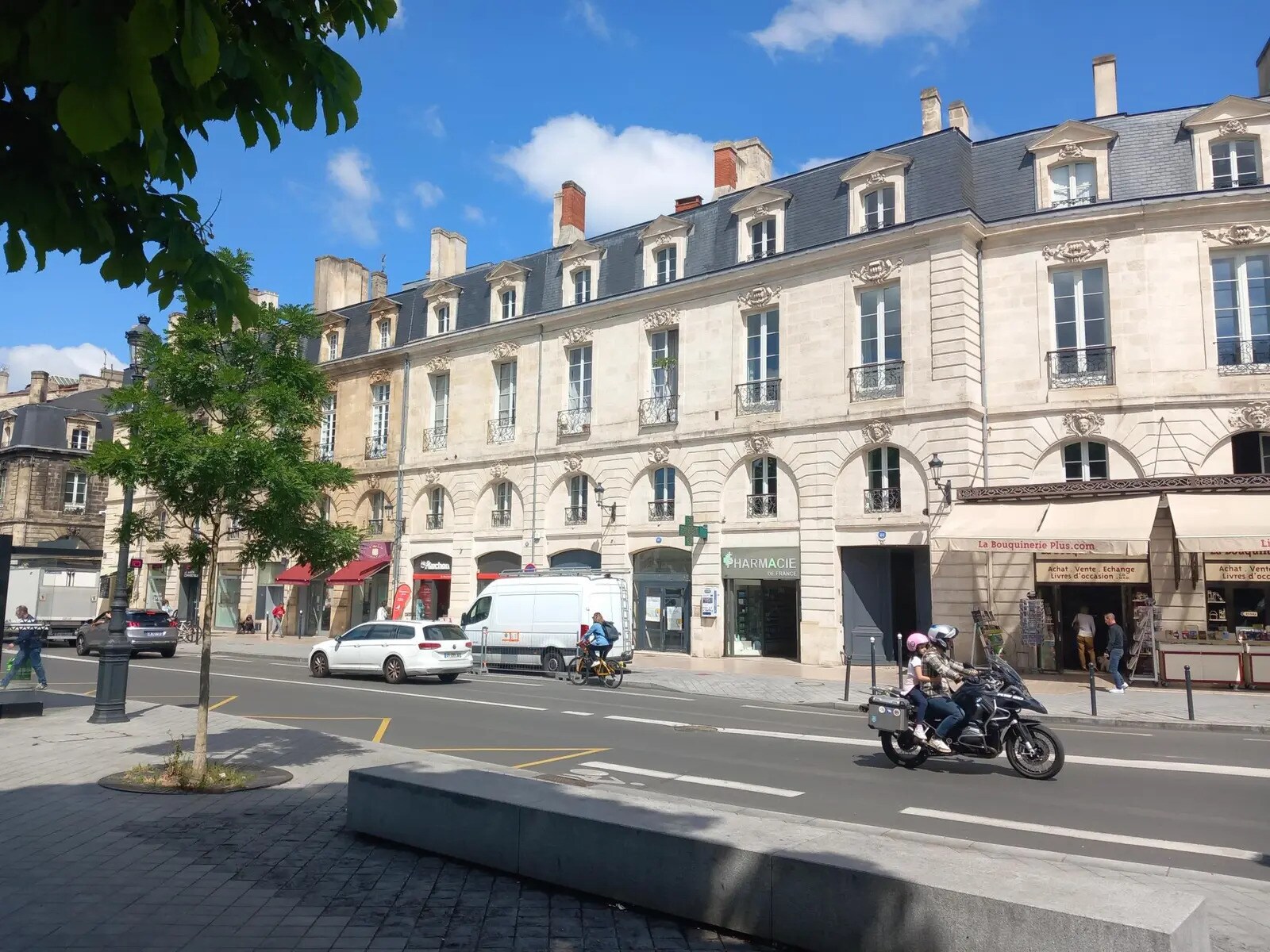 42 Place Gambetta, Bordeaux for lease Building Photo- Image 1 of 25