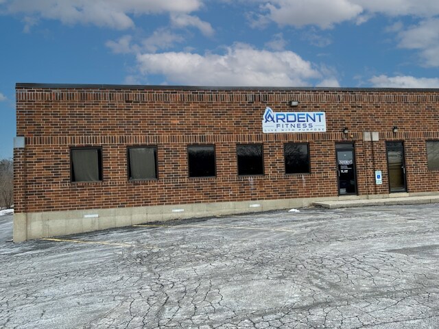 201-211 Berg St, Algonquin, IL for sale - Primary Photo - Image 1 of 1