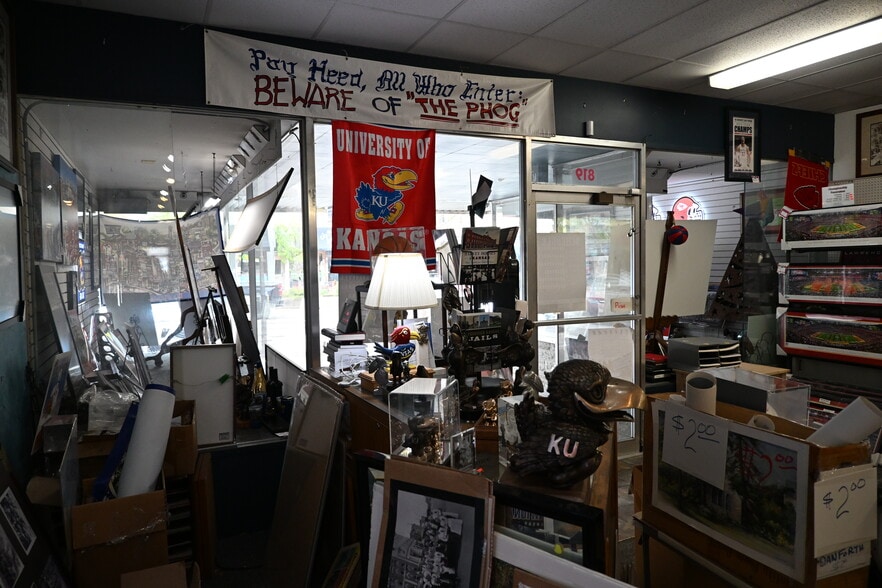 819 Massachusetts St, Lawrence, KS for sale - Interior Photo - Image 3 of 5