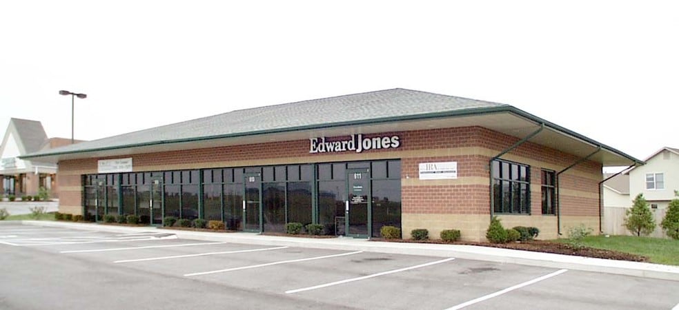 611-617 Salt Lick Rd, Saint Peters, MO for lease - Building Photo - Image 2 of 15