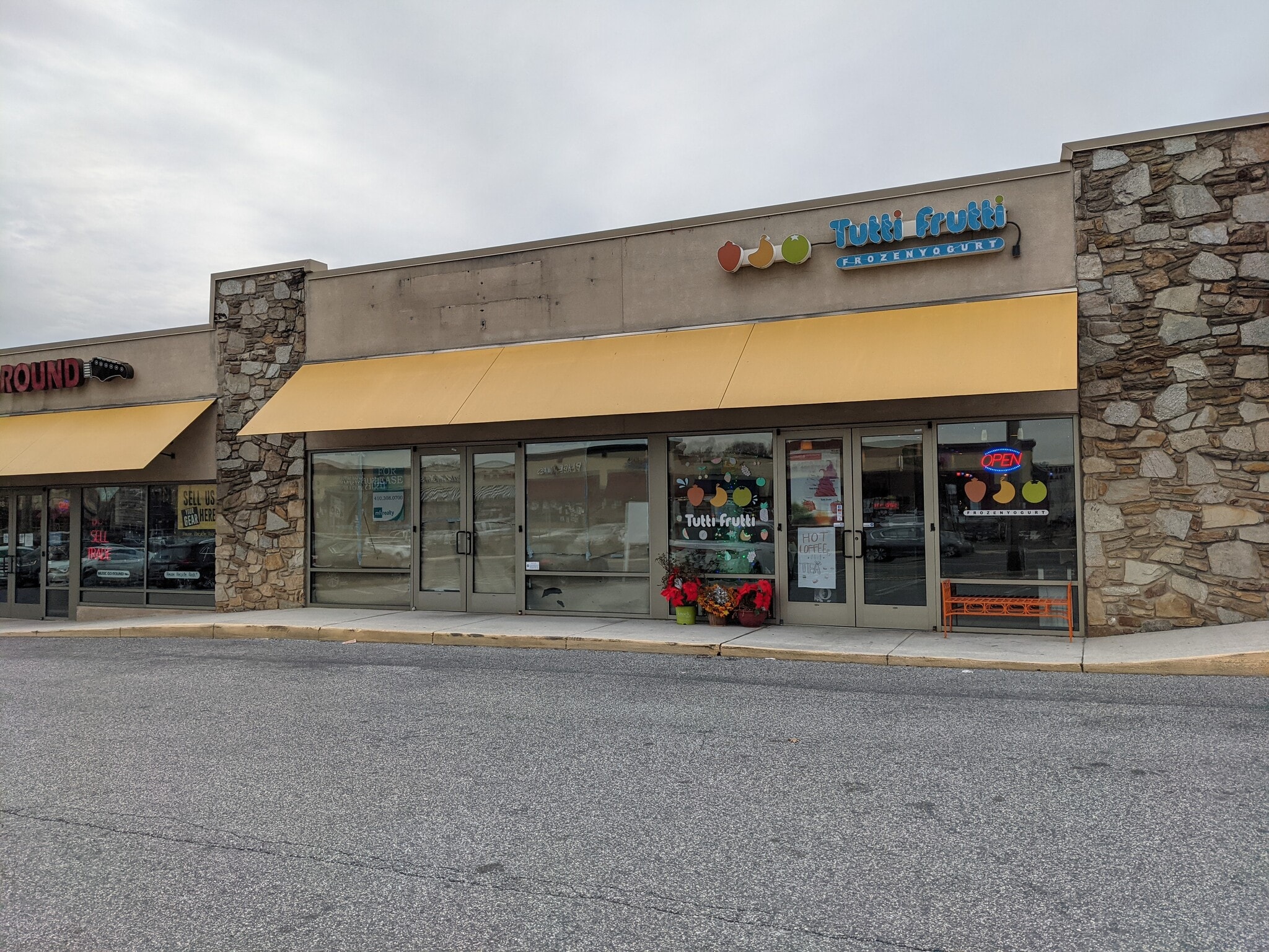 1011210130 York Rd, Cockeysville, MD 21030 Industry Lane Shopping