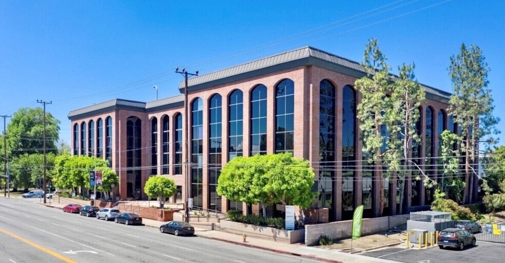 15315 Magnolia Blvd, Sherman Oaks, CA 91403 Office for Lease