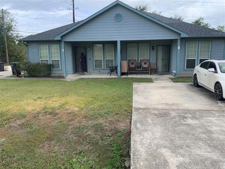 9801 Dulcimer St, Houston, TX for sale - Primary Photo - Image 1 of 6