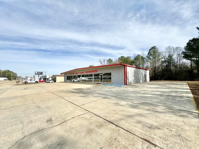 996 Gardner Blvd, Columbus, MS for sale - Building Photo - Image 2 of 17