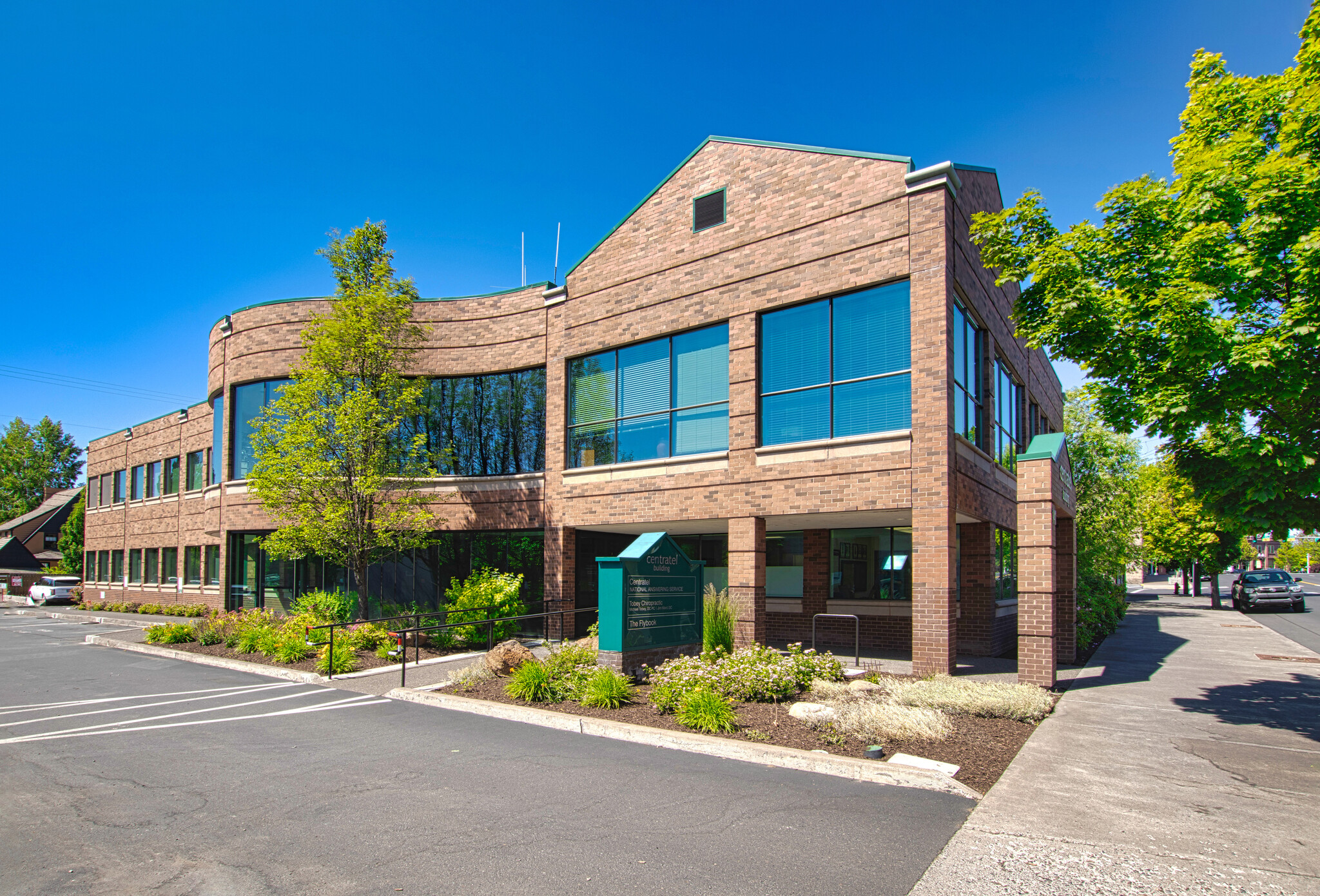 141 NW Greenwood Ave, Bend, OR for lease Building Photo- Image 1 of 19