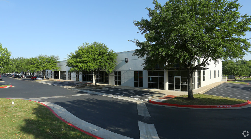 7901 E Riverside Dr, Austin, TX for lease - Building Photo - Image 2 of 5