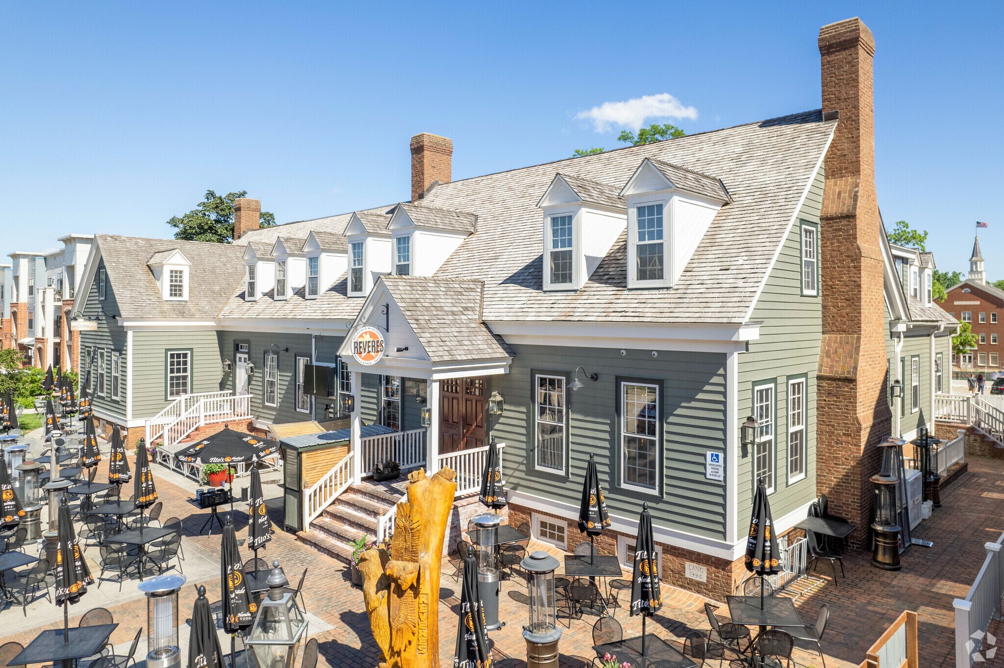 505A Wells St, Delafield, WI for sale Primary Photo- Image 1 of 1