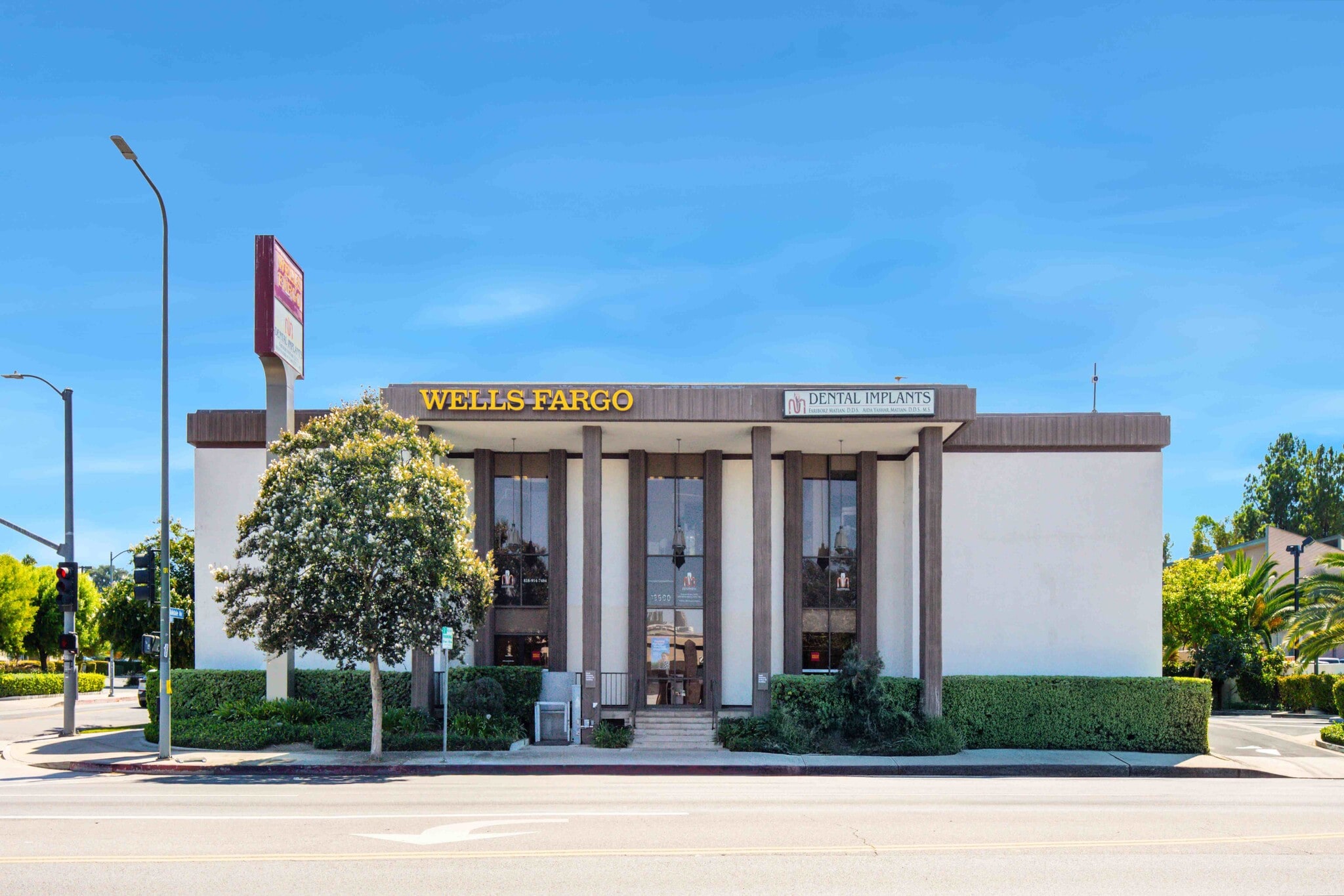 19900 Ventura Blvd, Woodland Hills, CA for lease Building Photo- Image 1 of 7