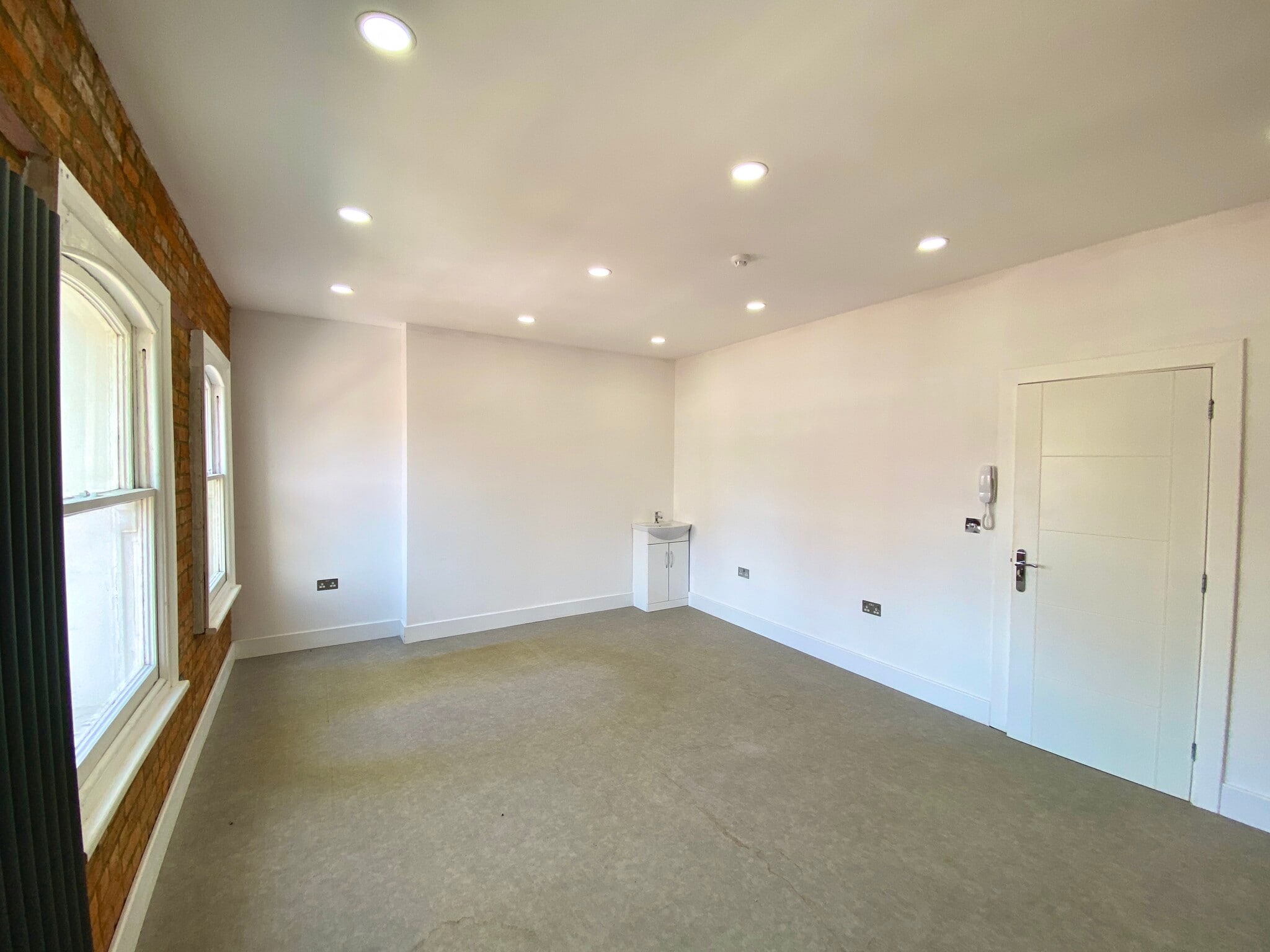 31 King St, Luton for lease Interior Photo- Image 1 of 9