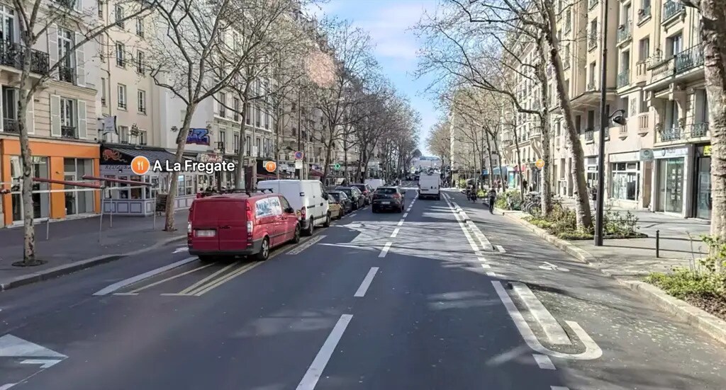 Retail in Paris for lease Building Photo- Image 1 of 6