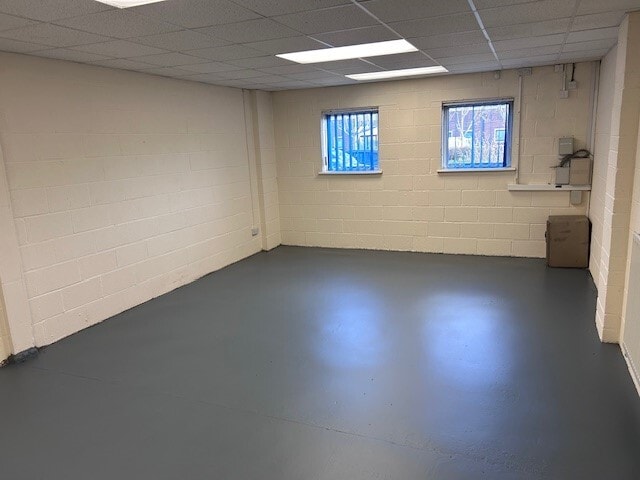 Majors Rd, Swindon for lease Interior Photo- Image 1 of 2