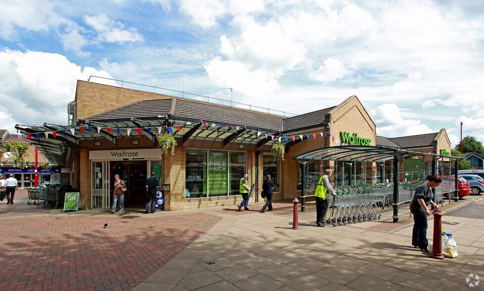 Bowen Sq, Daventry for lease - Building Photo - Image 2 of 19