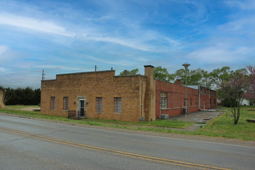 204 Lecompton Rd, Perry, KS for sale - Primary Photo - Image 1 of 1