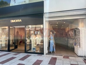 Retail in Castell-Platja d Aro, Gerona for lease Interior Photo- Image 1 of 6