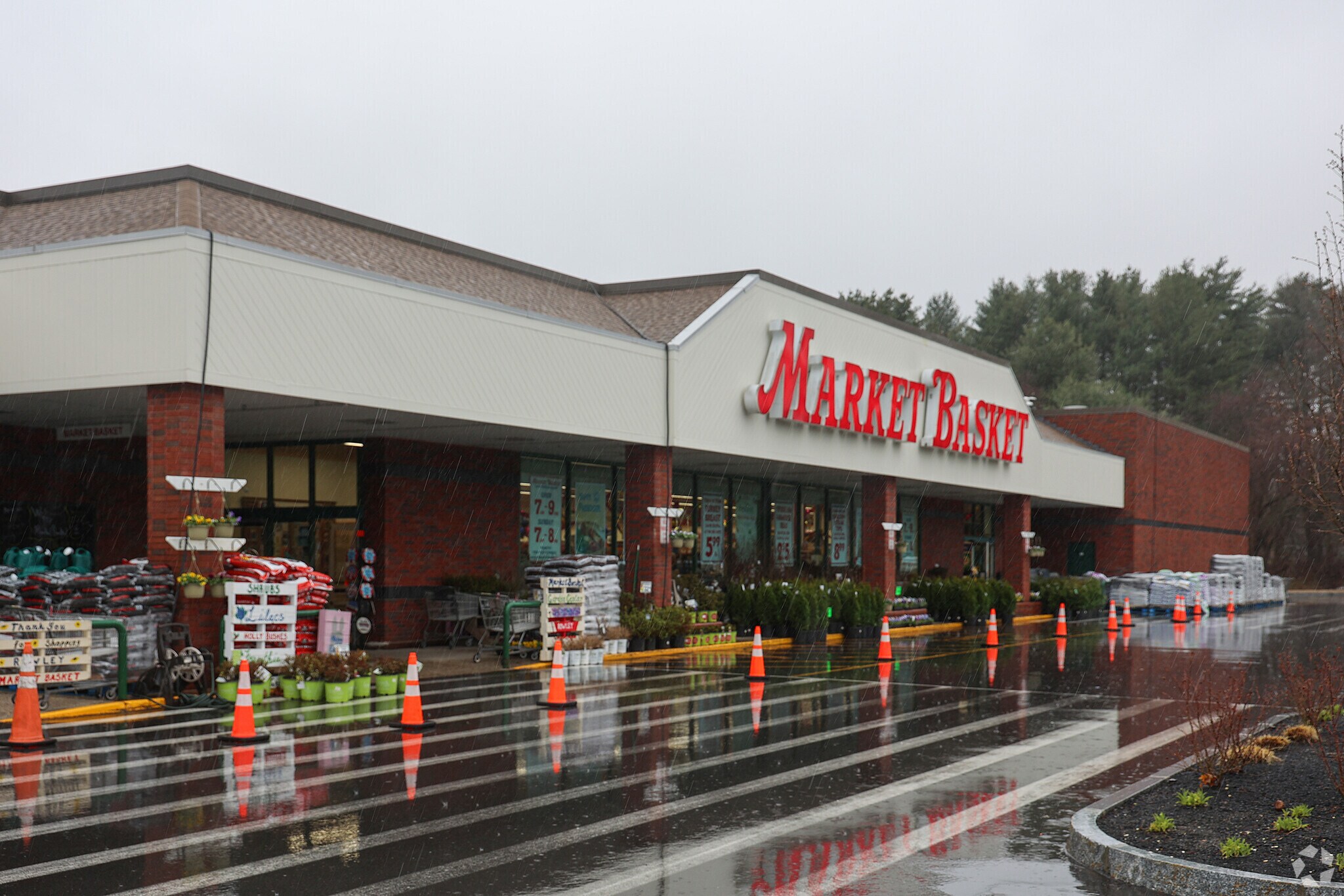 225-231 Newburyport Tpke, Rowley, MA for sale Primary Photo- Image 1 of 1