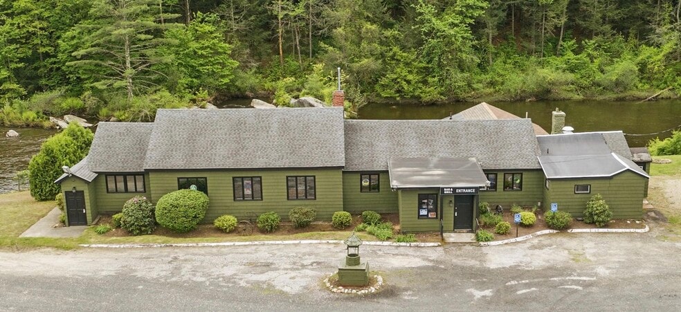 200 Worthington Rd, Huntington, MA for sale - Building Photo - Image 1 of 27