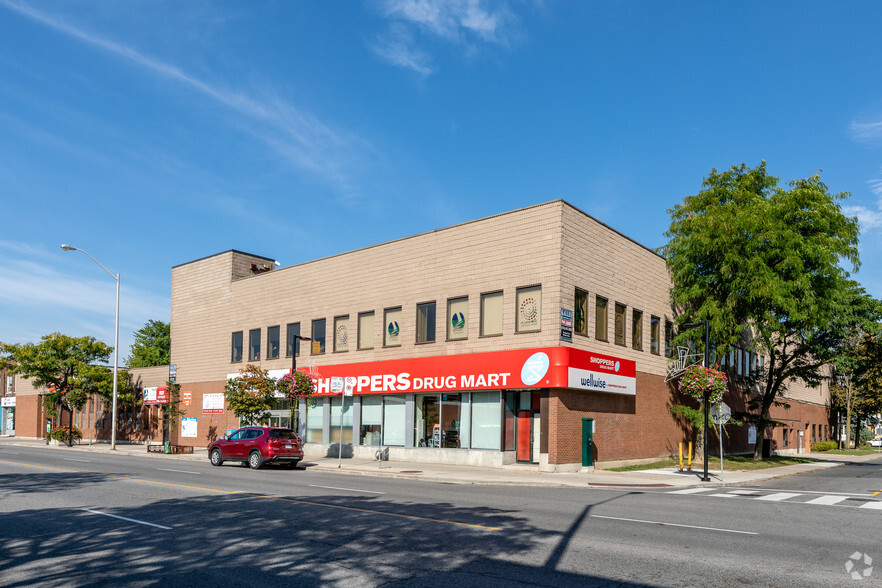 2494 Danforth Ave, Toronto, ON for sale - Primary Photo - Image 1 of 1