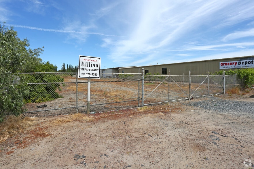 1308 E F St, Oakdale, CA for sale - Building Photo - Image 3 of 6
