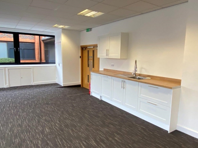 2-3 Wintersells Rd, Byfleet for lease Interior Photo- Image 1 of 6