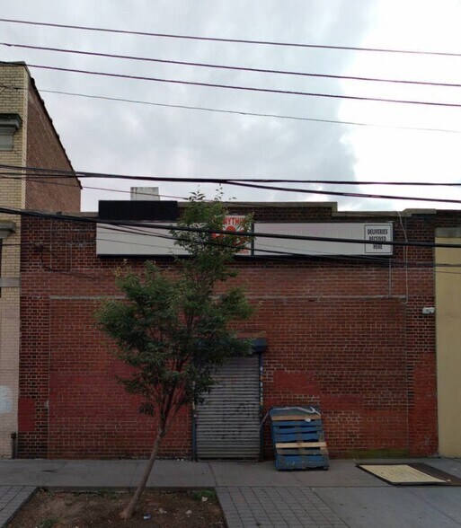 10-62 Beach 21st St, Far Rockaway, NY for sale - Primary Photo - Image 1 of 1