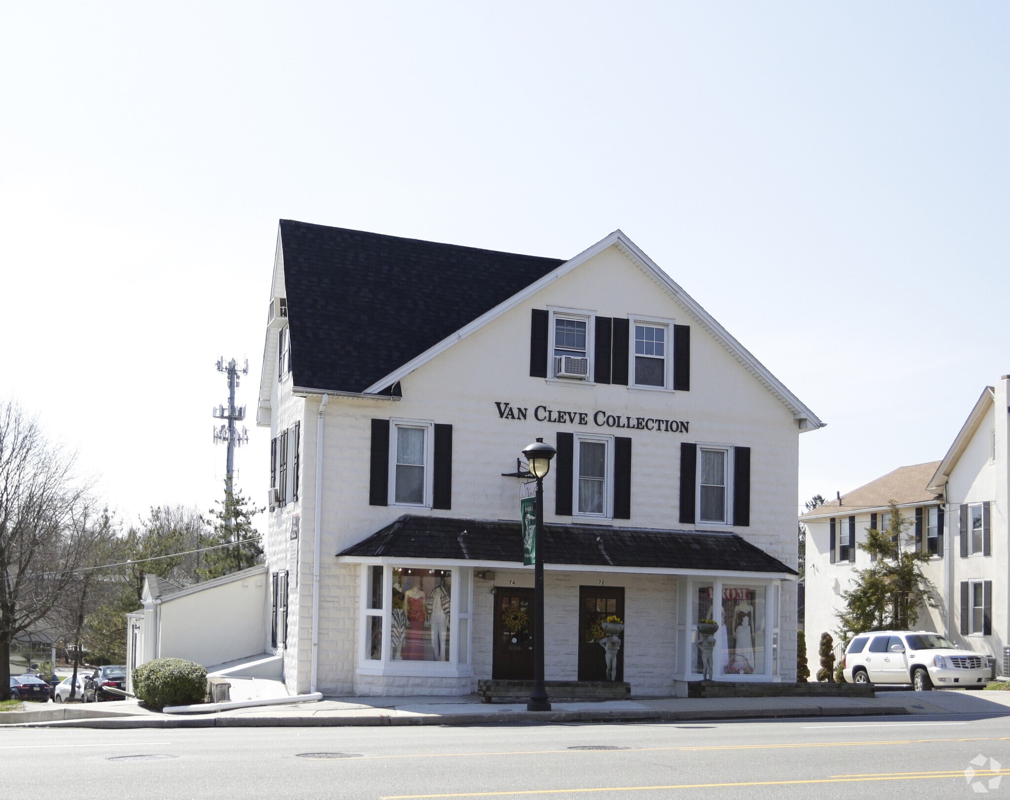 72 E Lancaster Ave, Paoli, PA for sale Primary Photo- Image 1 of 1
