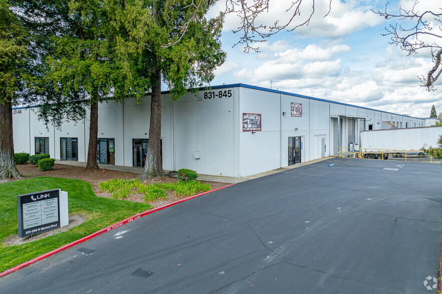 917-945 N Market Blvd, Sacramento, CA for lease - Building Photo - Image 1 of 18