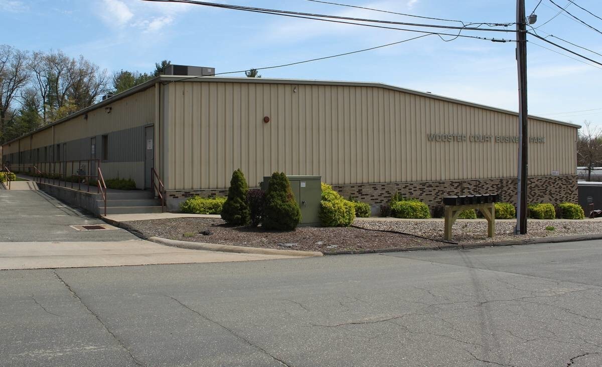 35 Wooster Ct, Bristol, CT for sale Primary Photo- Image 1 of 1